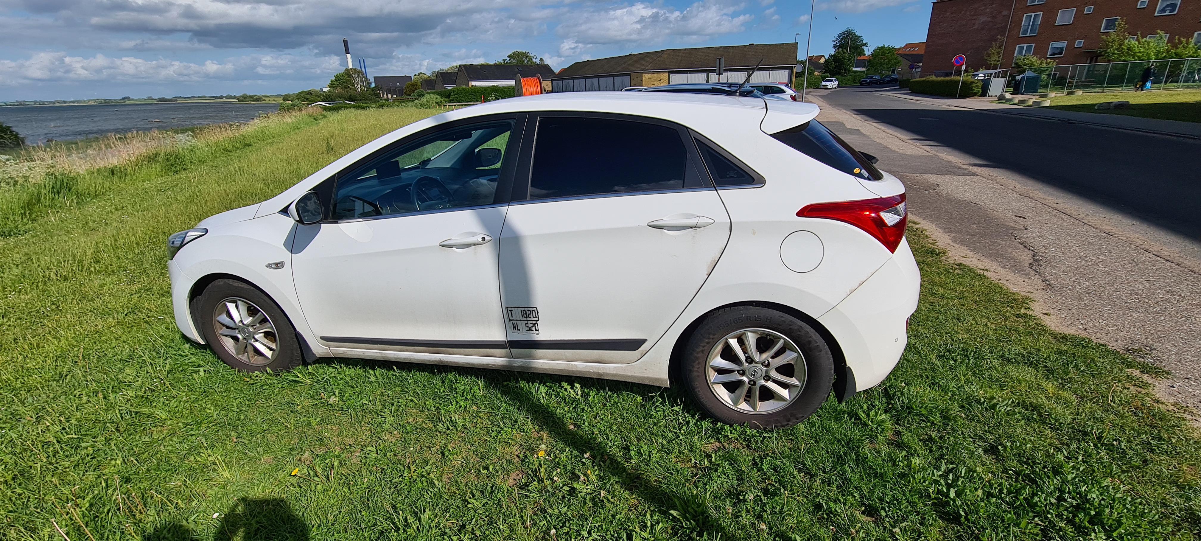 Hvid Hyundai i30 fra 2015