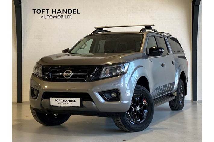 Grå Nissan Navara fra 2021