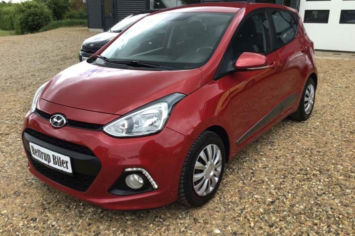 Grå Hyundai i10 fra 2015