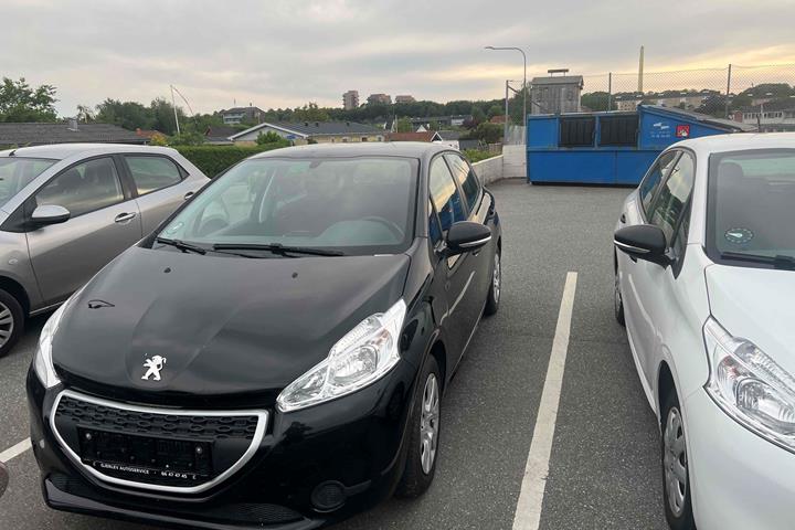 Sort Peugeot 208 fra 2014