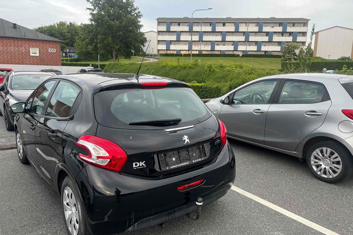 Sort Peugeot 208 fra 2014