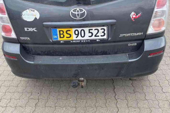 Grå Toyota Corolla Verso fra 2009