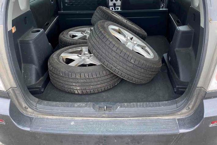 Grå Toyota Corolla Verso fra 2009