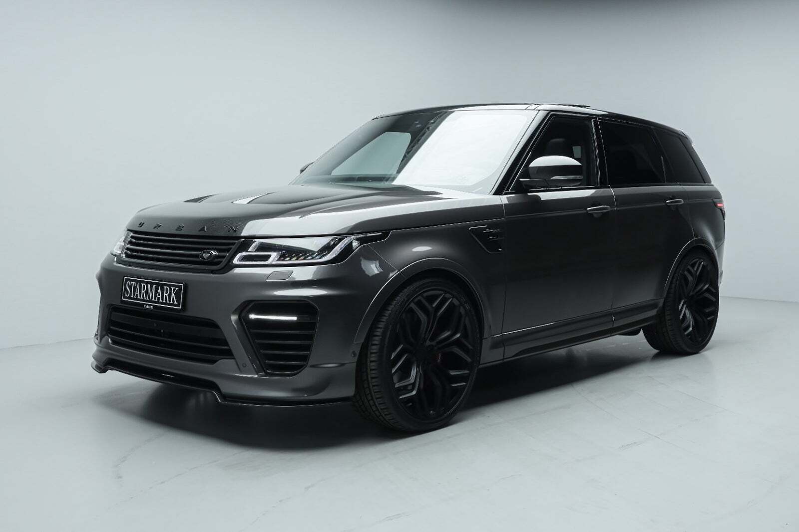 Grå Land Rover Range Rover sport fra 2020