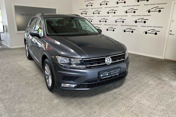 Grå VW Tiguan fra 2017