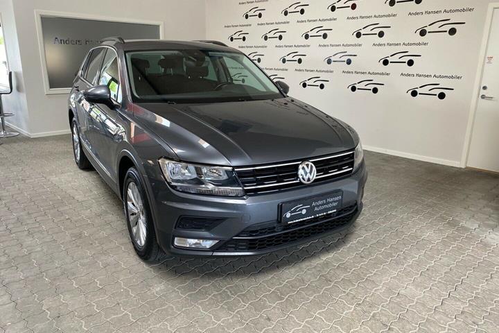 Grå VW Tiguan fra 2017