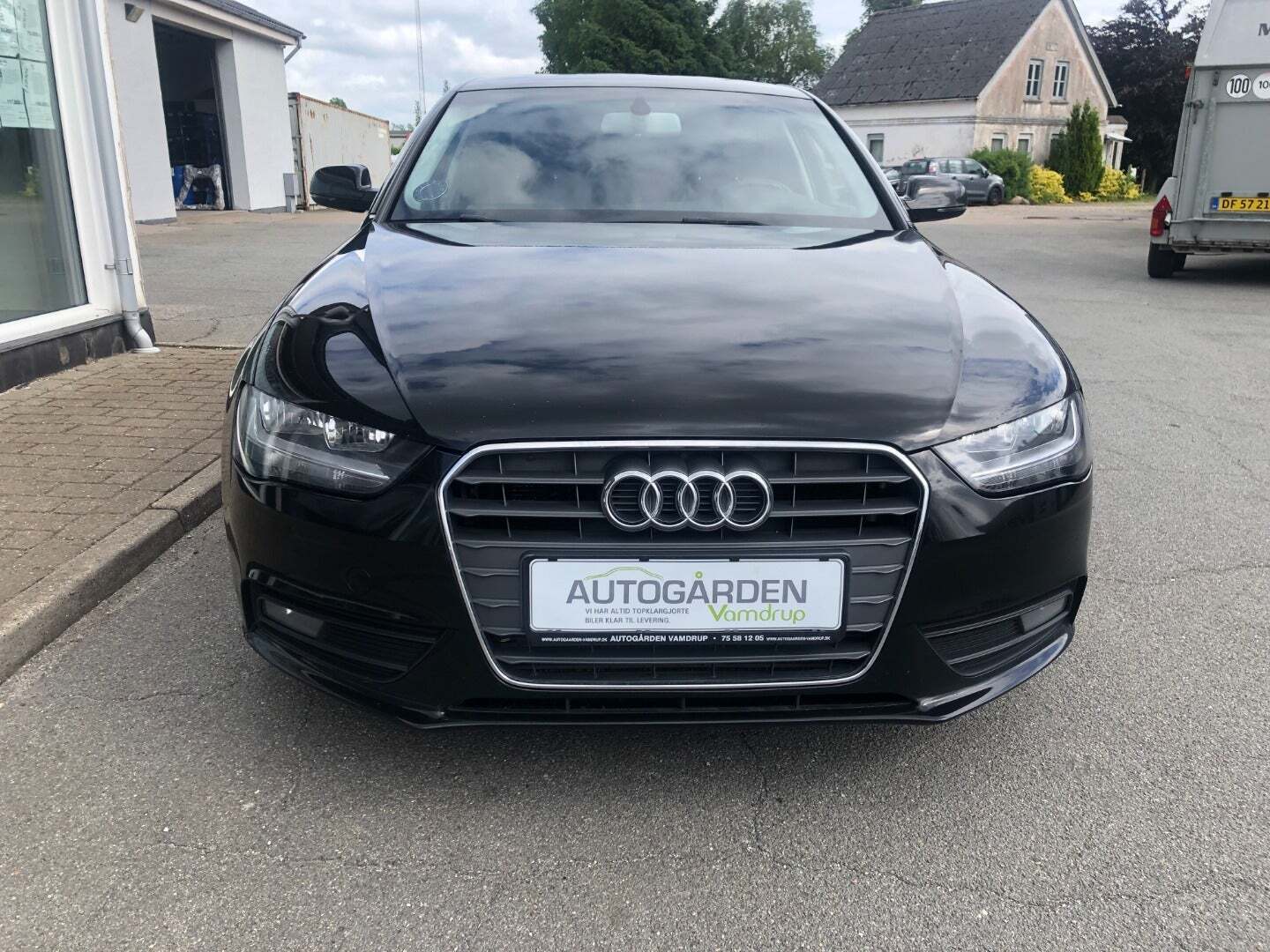 Grå Audi A4 fra 2013
