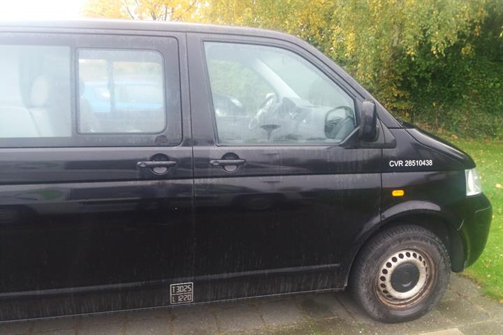 Sort VW Transporter fra 2007