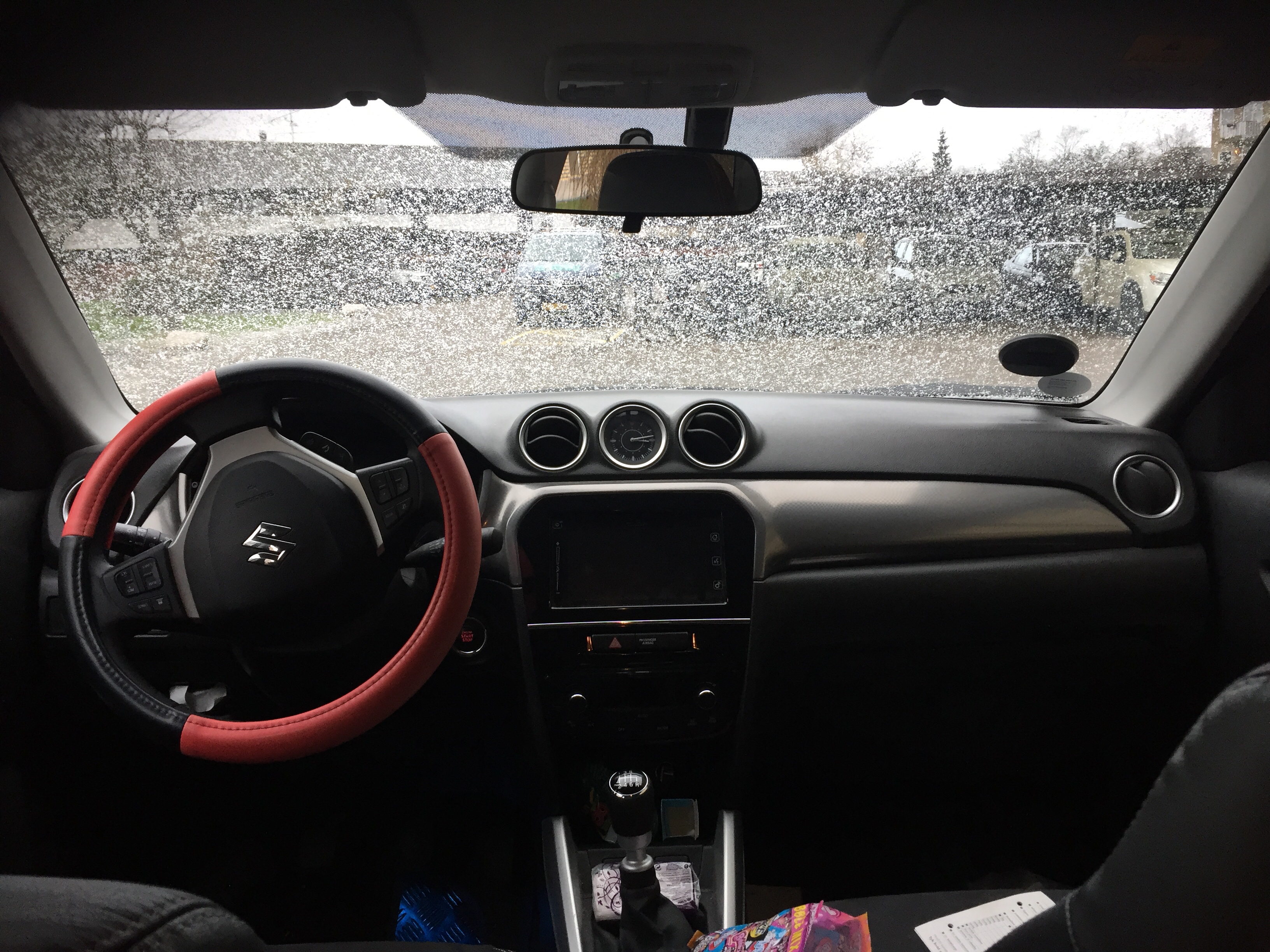 Sort Suzuki Vitara fra 2016