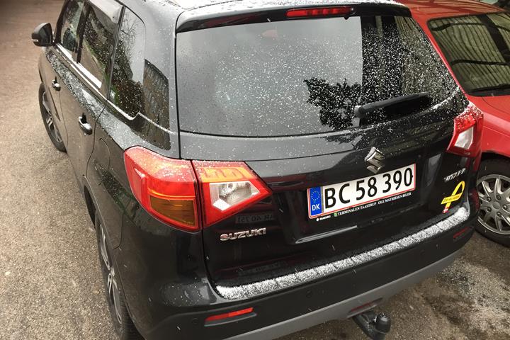 Sort Suzuki Vitara fra 2016