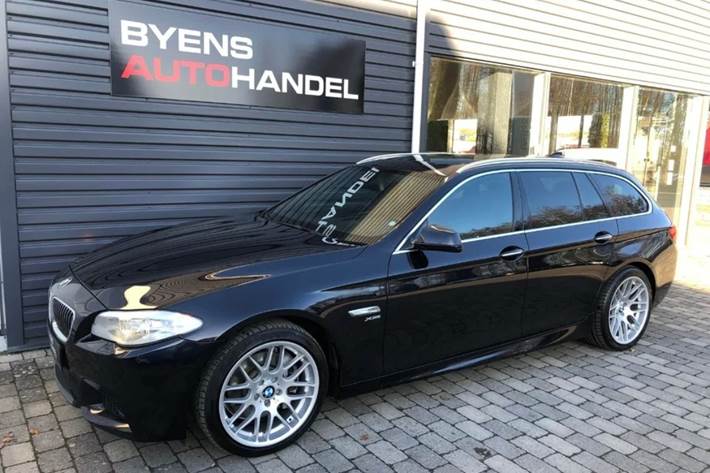Blå BMW 530d fra 2012