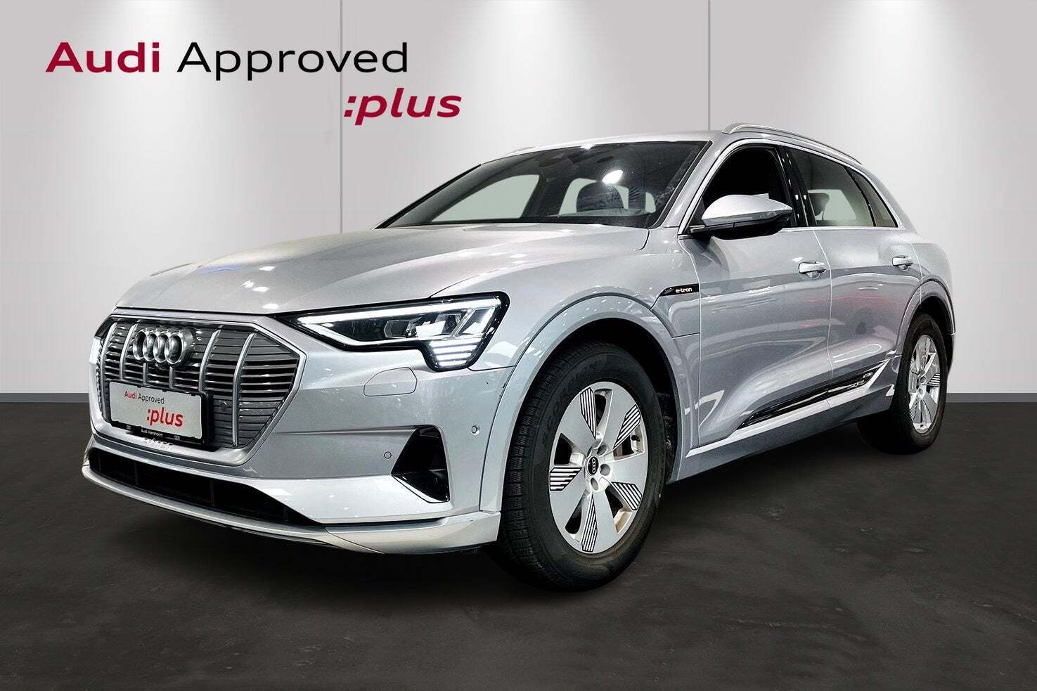 Grå Audi e-tron fra 2021