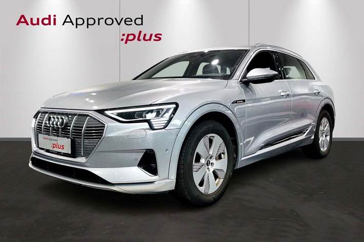 Grå Audi e-tron fra 2021
