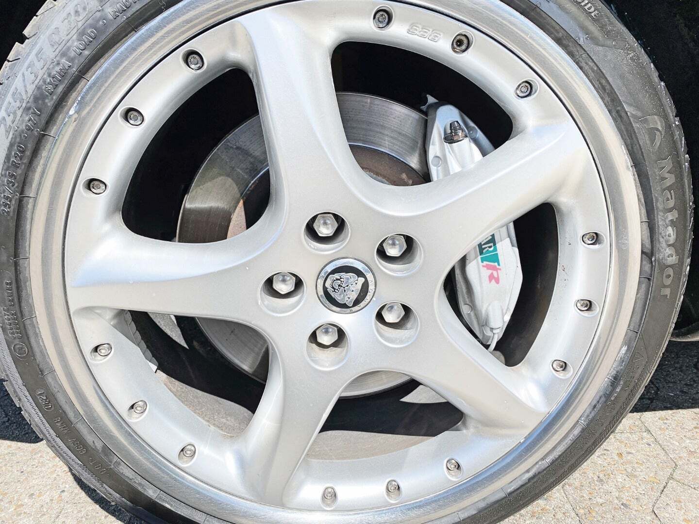Sort Jaguar XKR fra 2005