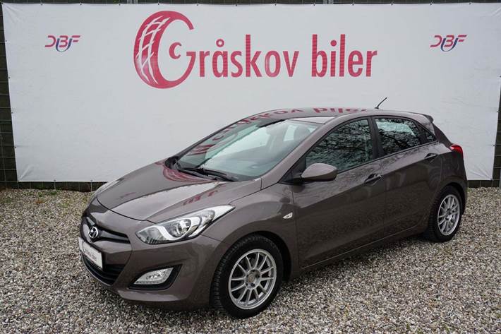 Grå Hyundai i30 fra 2014