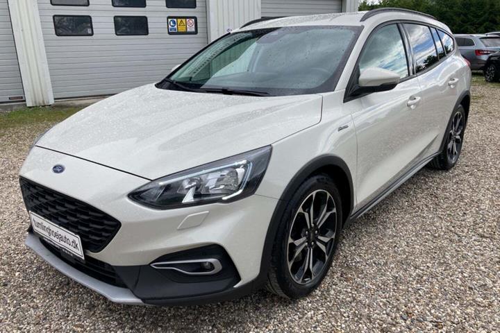 Beige Ford Focus fra 2020