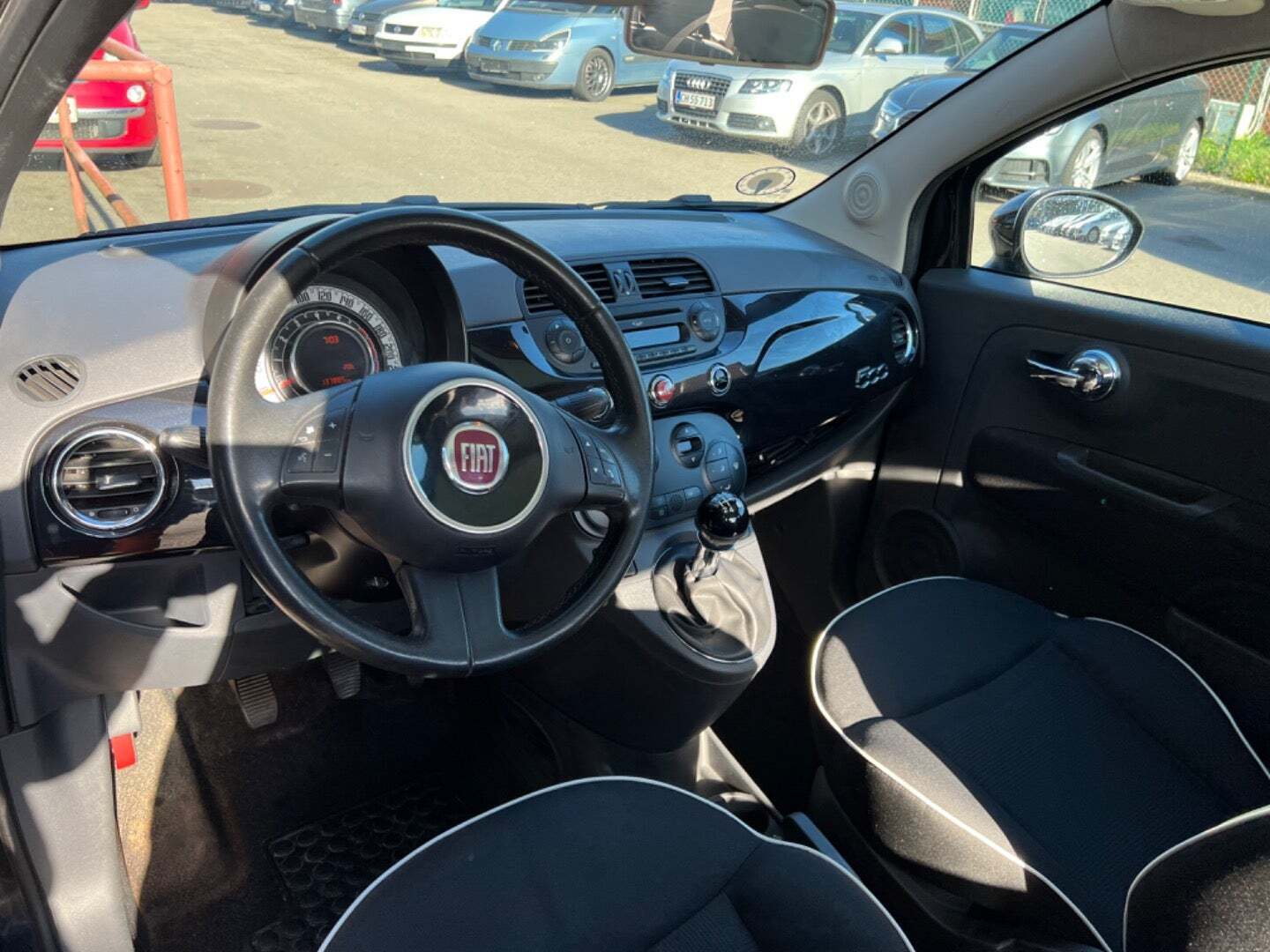 Sort Fiat 500 fra 2015