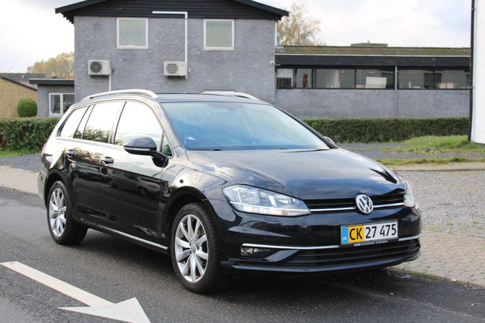 Sort VW Golf Sportsvan fra 2017