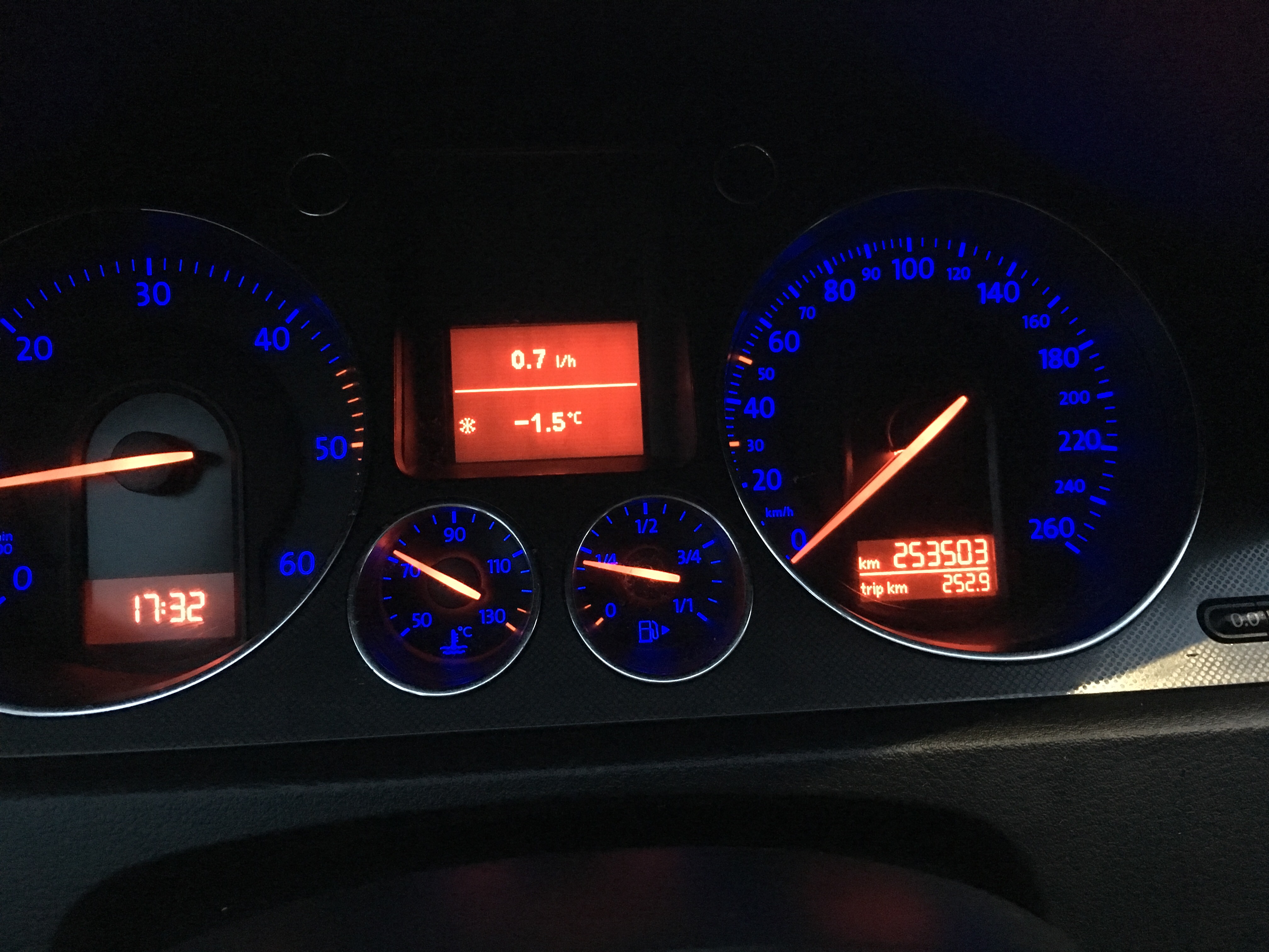 Sort VW Passat fra 2007