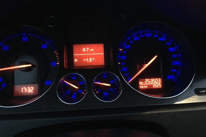 Sort VW Passat fra 2007