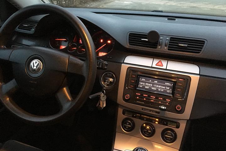 Sort VW Passat fra 2007