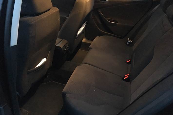 Sort VW Passat fra 2007