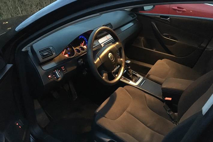 Sort VW Passat fra 2007