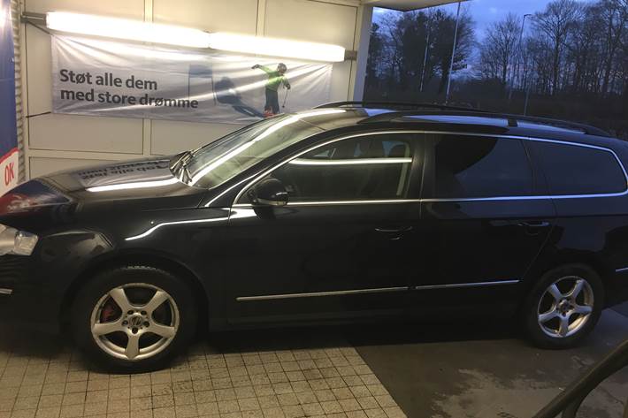 Sort VW Passat fra 2007