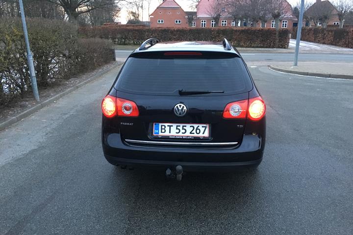 Sort VW Passat fra 2007