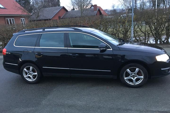 Sort VW Passat fra 2007