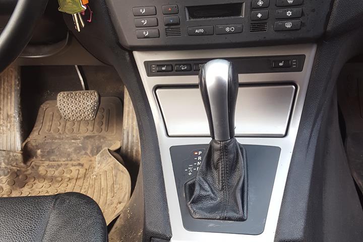 Sort BMW X3 fra 2006