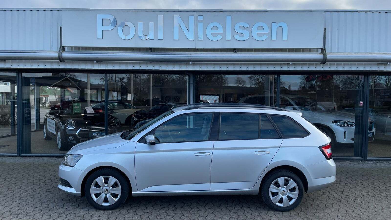 Grå Skoda Fabia fra 2018