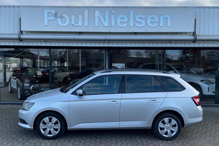 Grå Skoda Fabia fra 2018