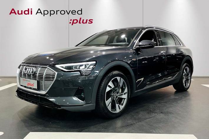 Grå Audi e-tron fra 2021