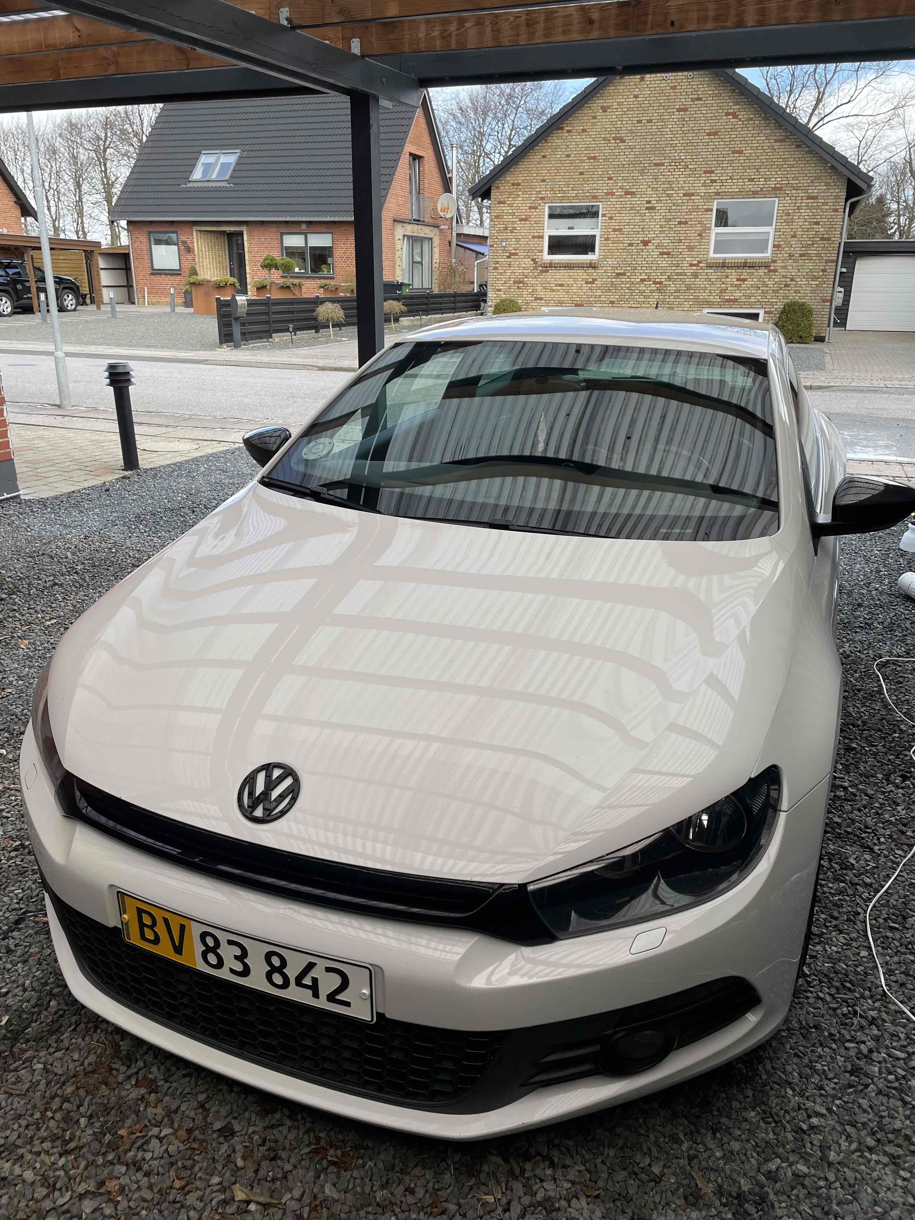 Hvid VW Scirocco fra 2009