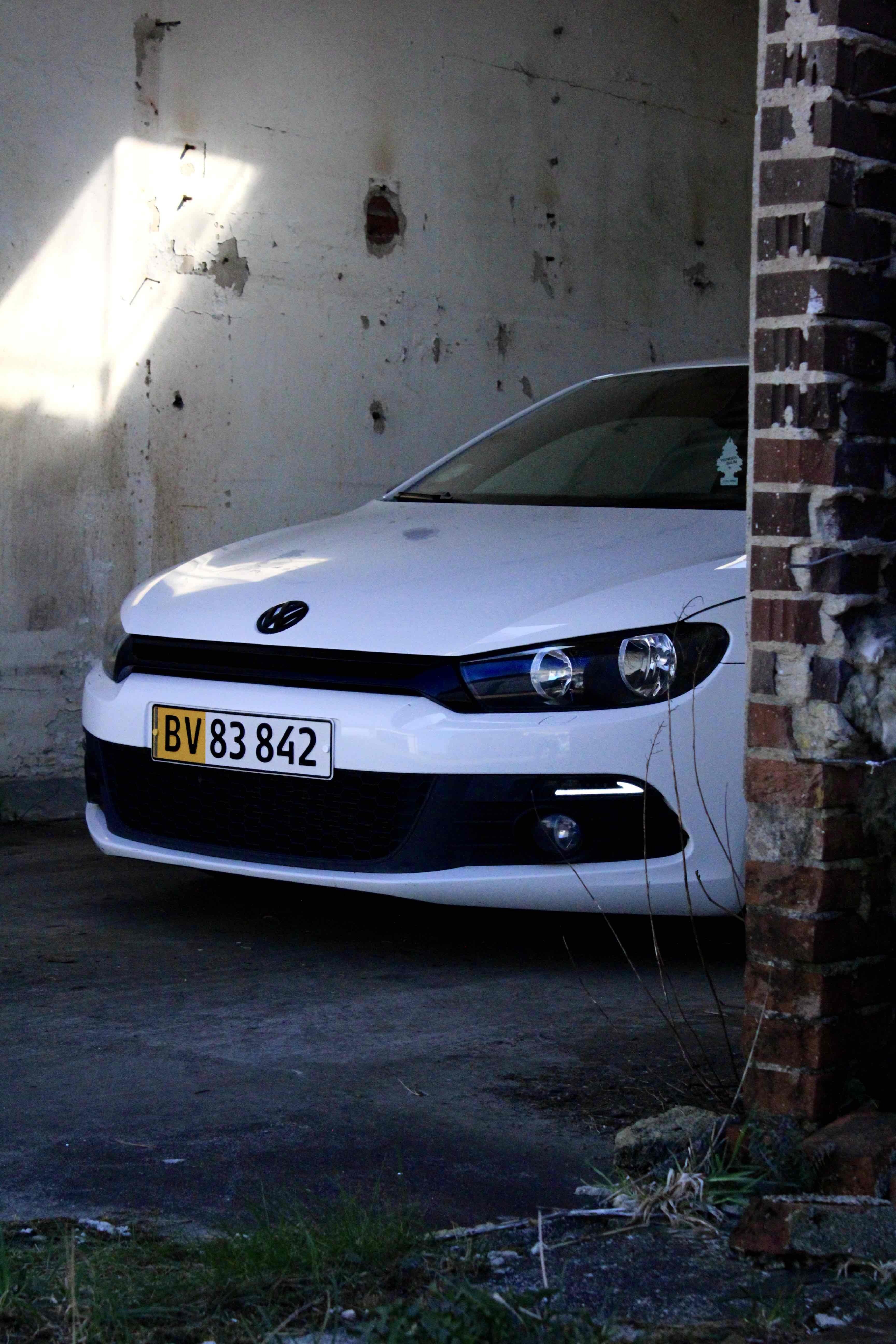 Hvid VW Scirocco fra 2009