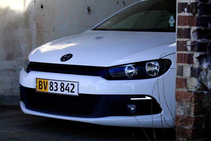 Hvid VW Scirocco fra 2009