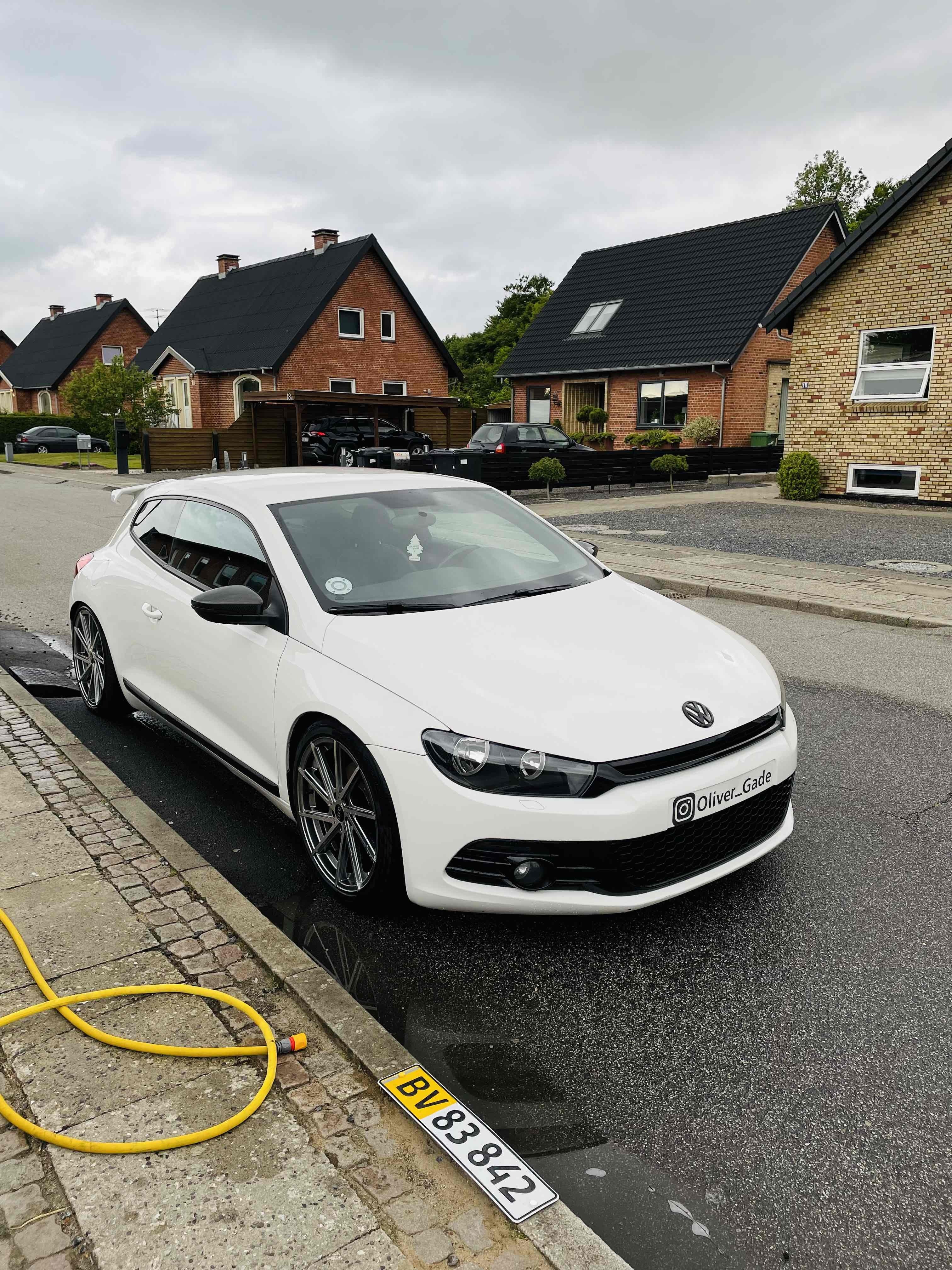 Hvid VW Scirocco fra 2009