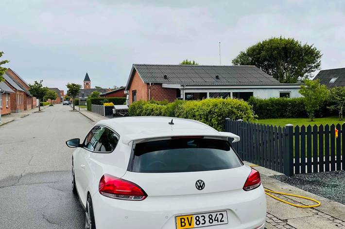 Hvid VW Scirocco fra 2009