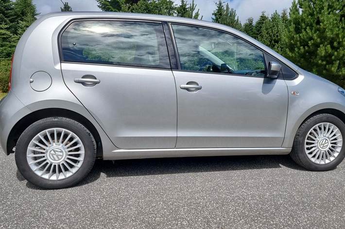 Grå VW UP! fra 2013