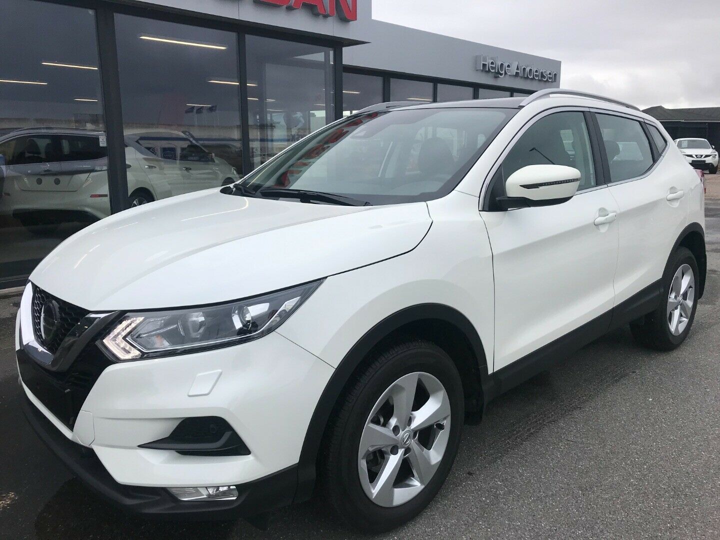 Grå Nissan Qashqai fra 2021