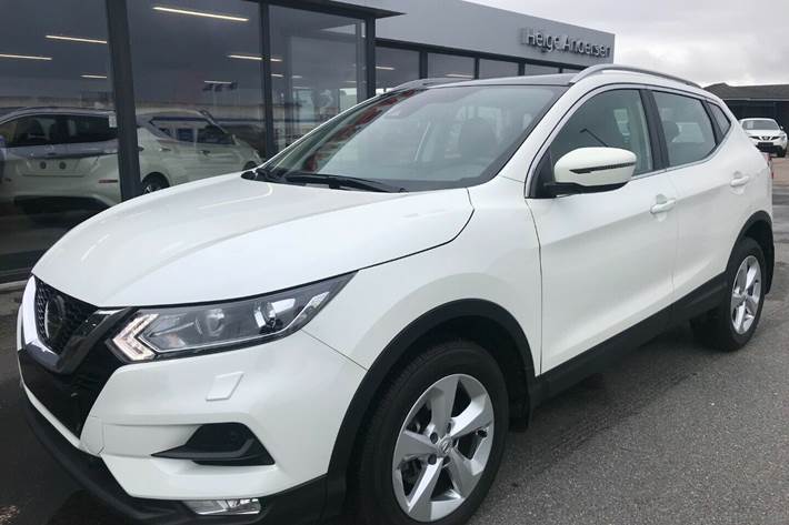 Grå Nissan Qashqai fra 2021