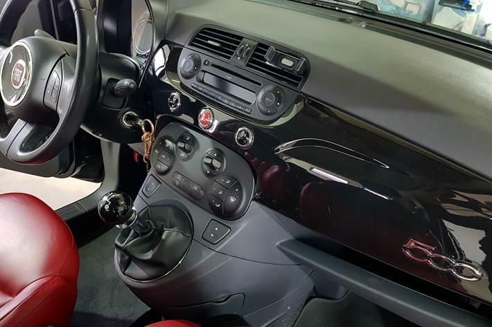Sort Fiat 500 fra 2013