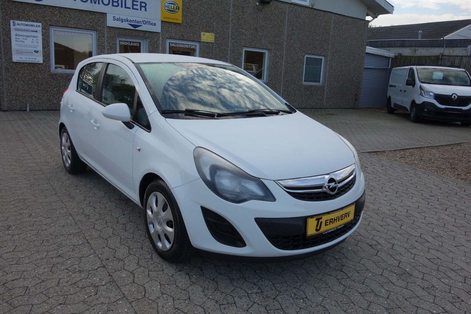 Hvid Opel Corsa fra 2014