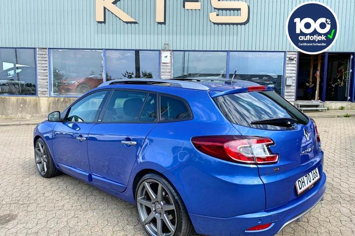 Blå Renault Megane III fra 2015 set udefra
