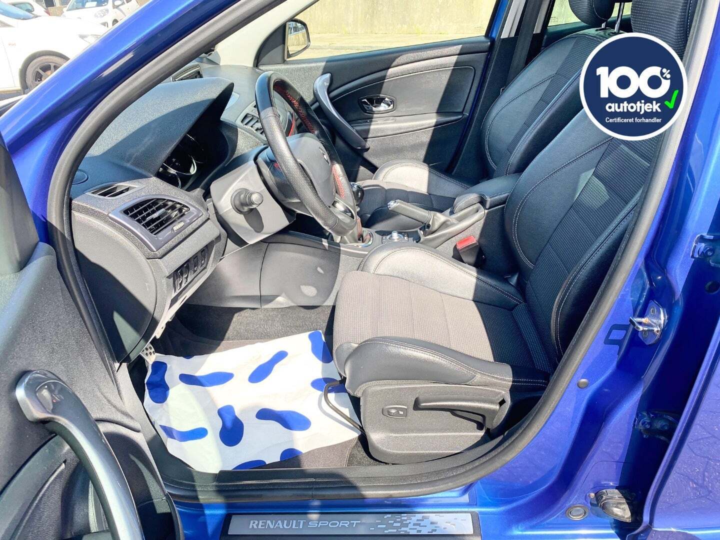 Blå Renault Megane III fra 2015 set indefra