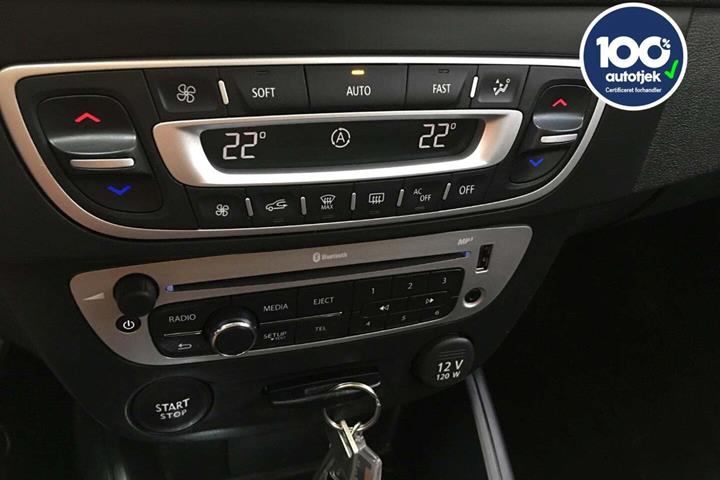 Blå Renault Megane III fra 2015 set indefra