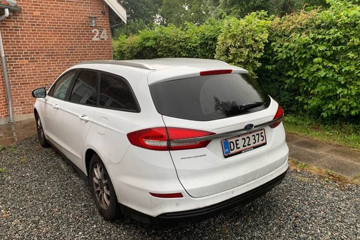 Hvid Ford Mondeo fra 2019