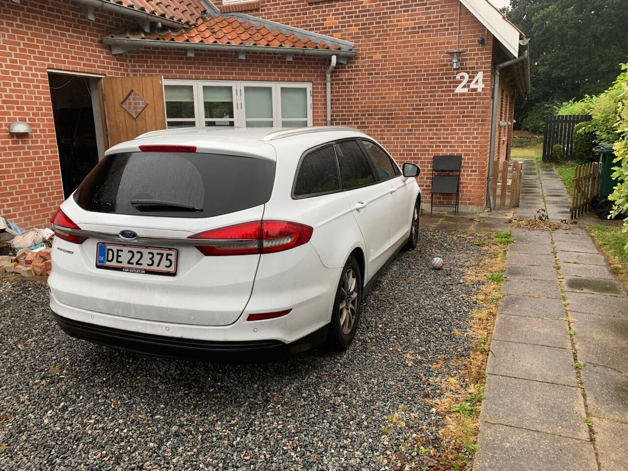 Hvid Ford Mondeo fra 2019