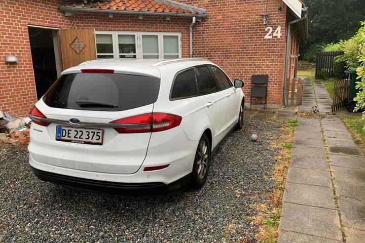 Hvid Ford Mondeo fra 2019